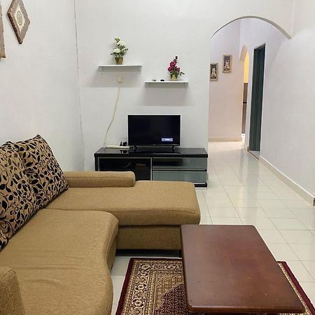 Desa Kemboja Homestay Pantai Cenang  Esterno foto